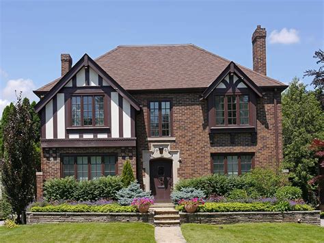 types of tudor homes.